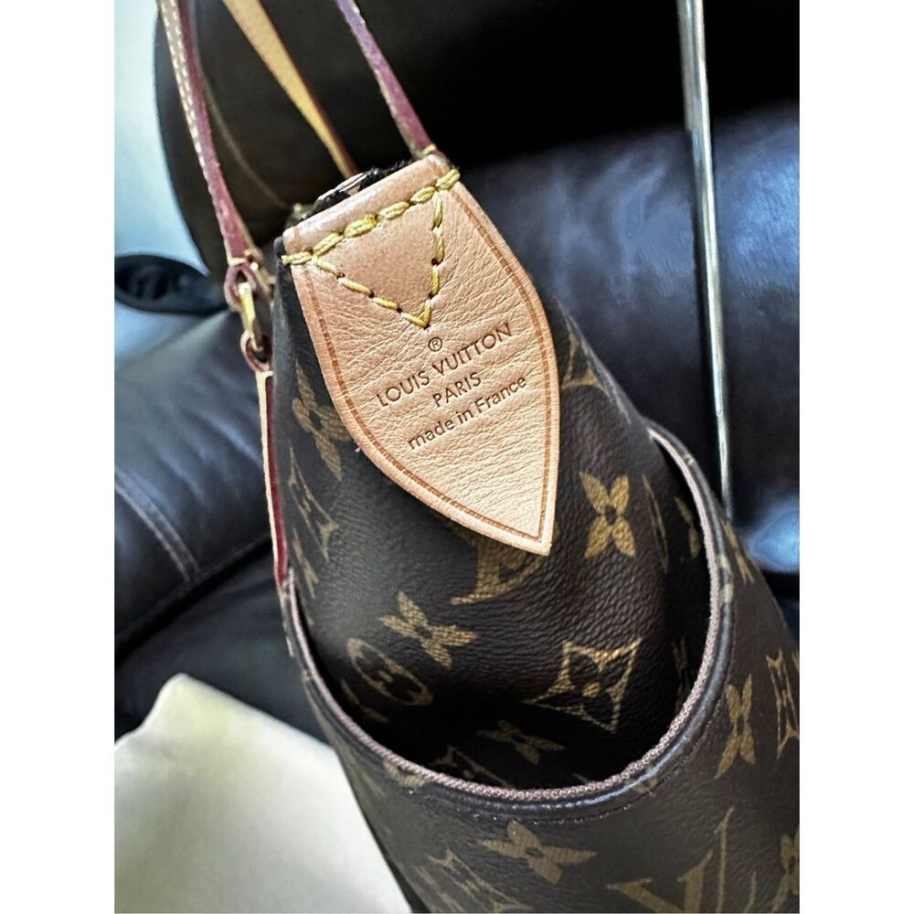 Louis Vuitton Totally MM Tote - Picture 7 of 14